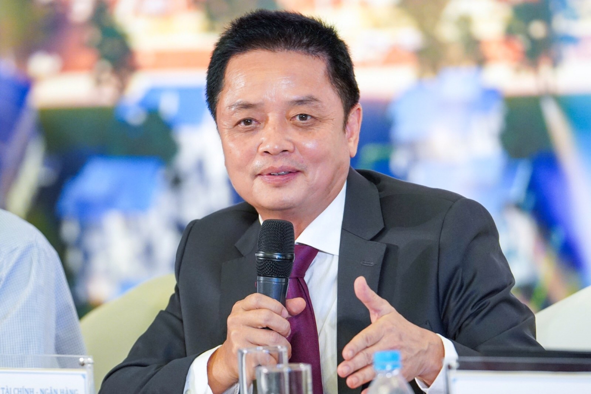 nhung_doanh_nhan_ky_cuu_tuoi_nham_dan_3.jpeg